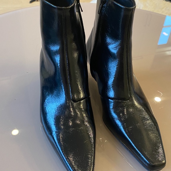 Toteme Shoes - Toteme booties